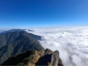 A-rocky-mountain-in-the-Mahabharat-Mountains-in-the-Bothanchowk-area